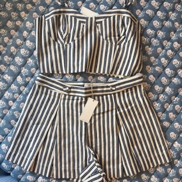 Anthropologie Pants - ⚓ NWT Anthropologie Moon River // Striped Crop Top & Shorts Set // Size Large